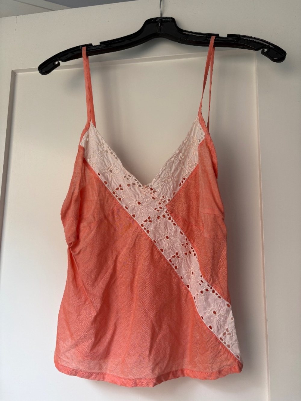 Cropped tank! Perfect for summer